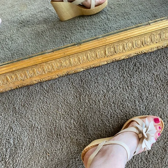 Born Women's Ivory Flower Leather Wedge Ankle Strap Woman Sz. 11 Barbiecore EUC - Picture 4 of 9